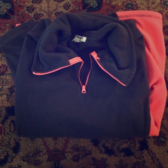Sweatshirt - Picture 1 of 3