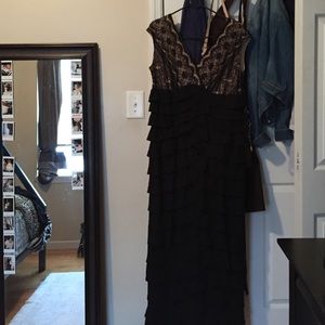 Nude/lace/black prom dress
