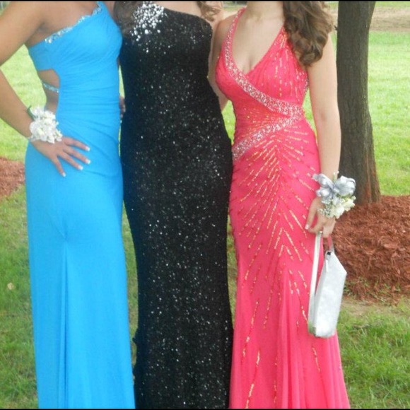 Stunning coral colored prom dress!