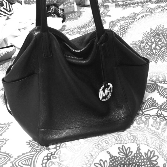 black michael kors ashbary tote - Picture 1 of 4