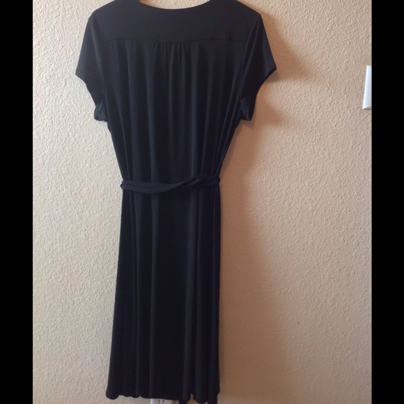 Alfani Short Sleeve Black Wrap Dress. LBD - Picture 4 of 4