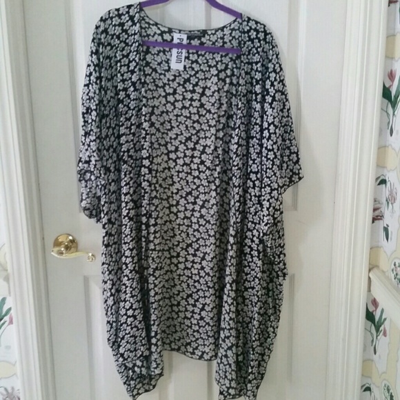 Brandy Melville Long Daisy Kimono