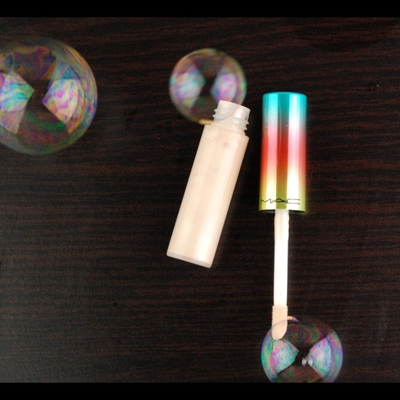 NIB MAC wash & dry "Girl on Board".