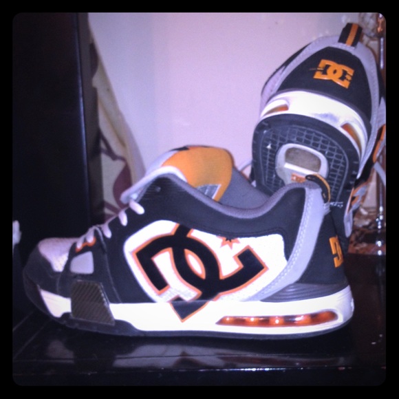 DCs guys skate shoes