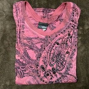 󾠯Red and black beaded Vneck