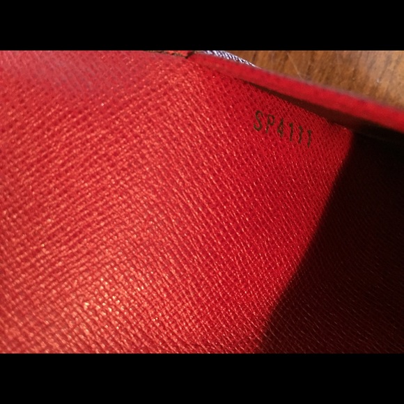 Sold Authentic Louis Vuitton Josephine wallet - Picture 4 of 4