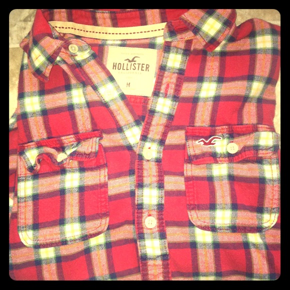 3 shirt bundle Abercrombie Hollister Volcom