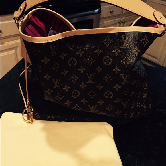 Louis Vuitton Handbags - Louis Vuitton delightful MM NM Pivione