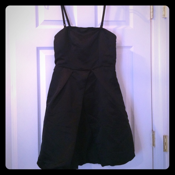 Black dress by express size 4 - Picture 1 of 4