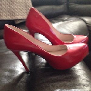 Red pumps
