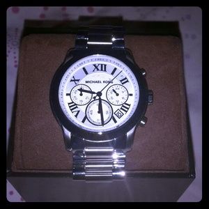 MK women watch
