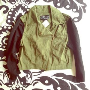 Cropped Army Green Jacket