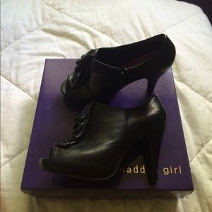 Madden Girl black heels