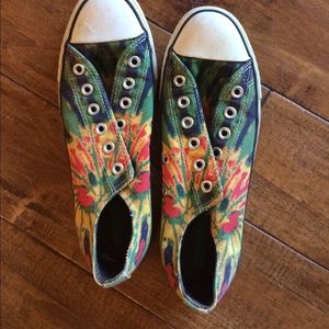 ON HOLD Tie dye converse