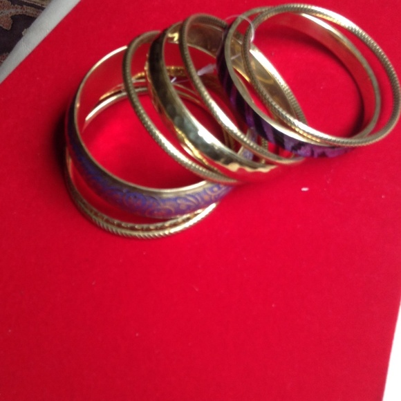 Simple but elegant bangles - Picture 2 of 3