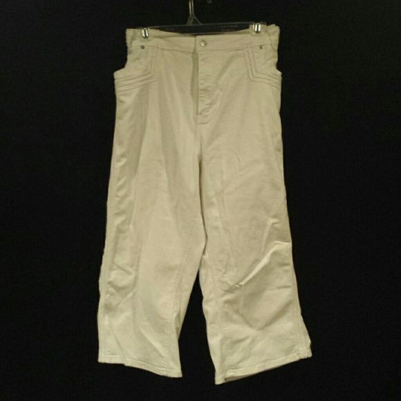 White Capri Jeans Size 24w