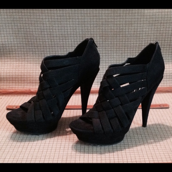 ANOTHER STEAL!!! Jessica Simpson Strappy heels