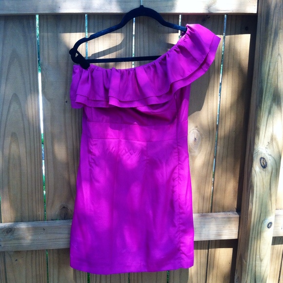 F21 fushia 1 shoulder ruffled dress