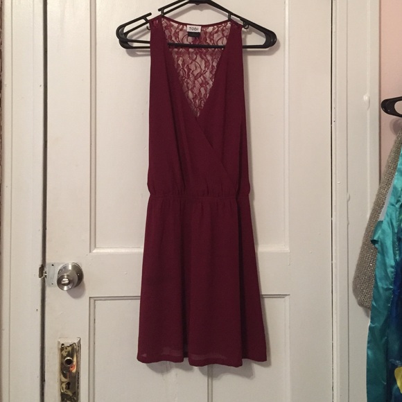 Tobi maroon super cute dress!