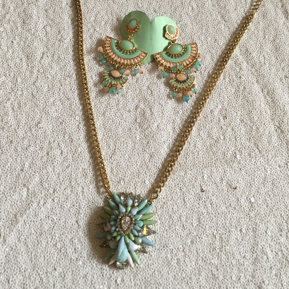 Preebrulee necklace and earrings set