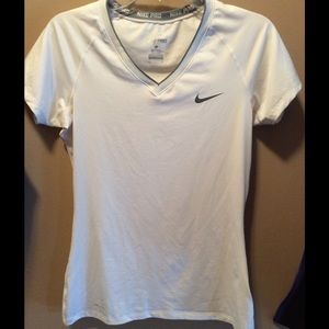 🎀SOLD🎀Nike Pro DriFit M