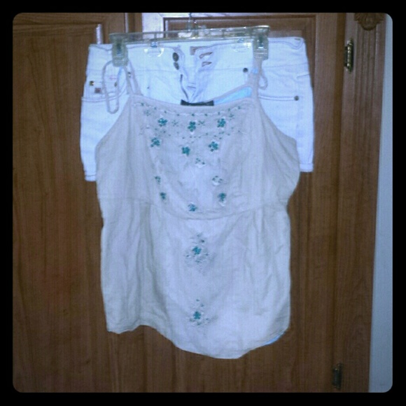 Beautifully detailed baby doll summer top.