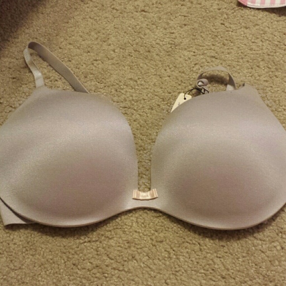 Bra bundle. Victoria's secret. 36D - Picture 3 of 4