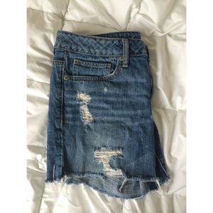 American eagle distressed shorts
