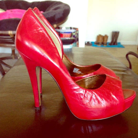 Jessica Simpson red pumps. Only worn once.