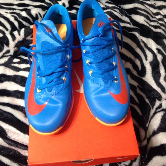 Neon Kd's