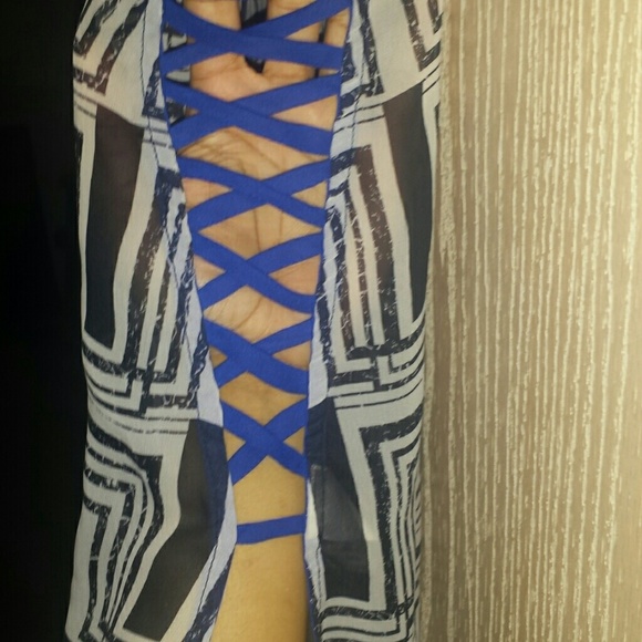 Sheer High Low Blouse - Picture 3 of 3