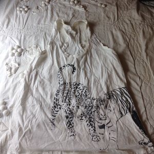 White tank with animals