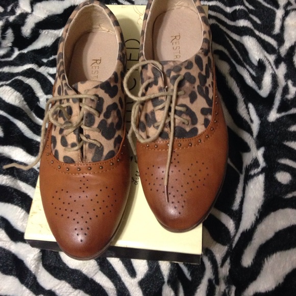 Cognac and leopard Chaplin flats - Picture 1 of 3