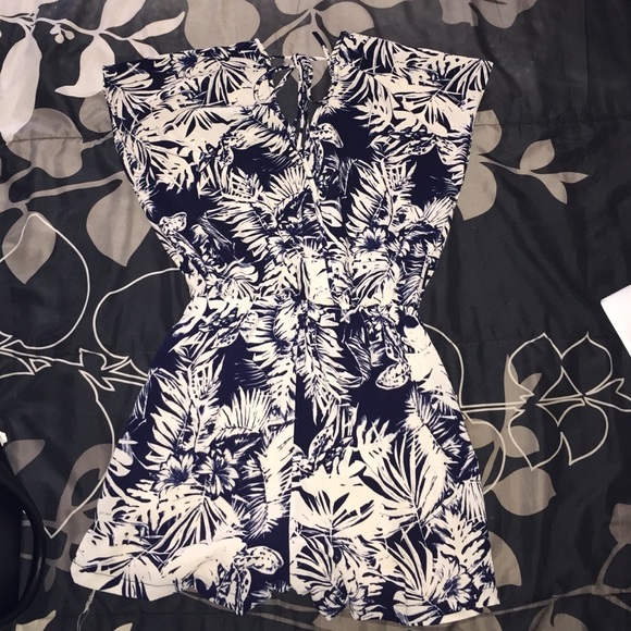 Romper - Picture 2 of 4