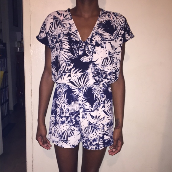 Romper - Picture 3 of 4