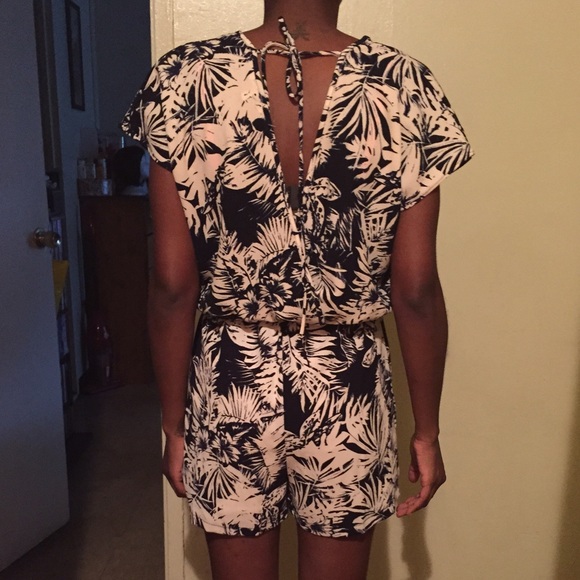 Romper - Picture 4 of 4