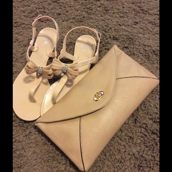 Taupe clutch - Picture 1 of 2