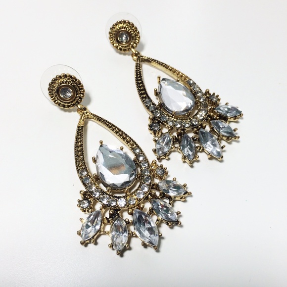 New. Tear drop earrings. - Picture 2 of 3