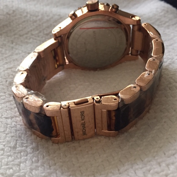 WATCH✨ - Picture 3 of 4