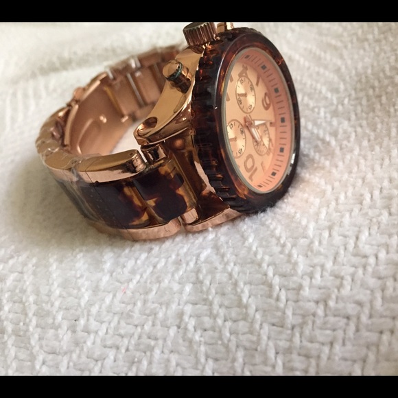 WATCH✨ - Picture 4 of 4