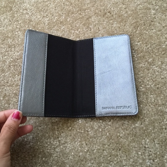 Silver genuine leather passport holder - Picture 2 of 2