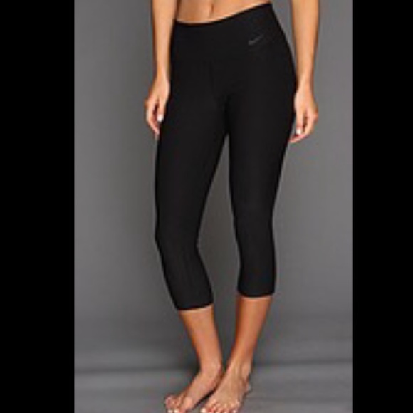 Black nike capri leggings