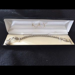 Key Jewelers Heart Pendent Bracelet.