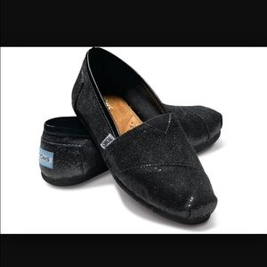 Black sparkle toms