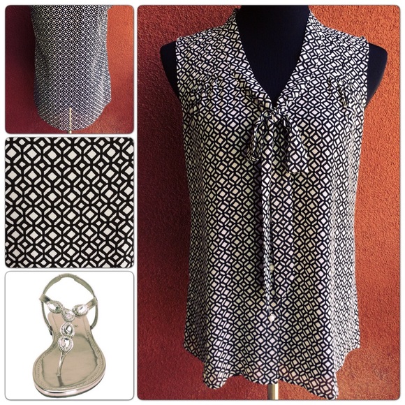 LOFT Tops - Loft Sleeveless Blouse🌿🌂