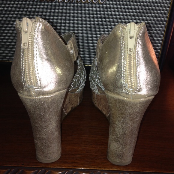 GUESS wedge - Picture 2 of 4