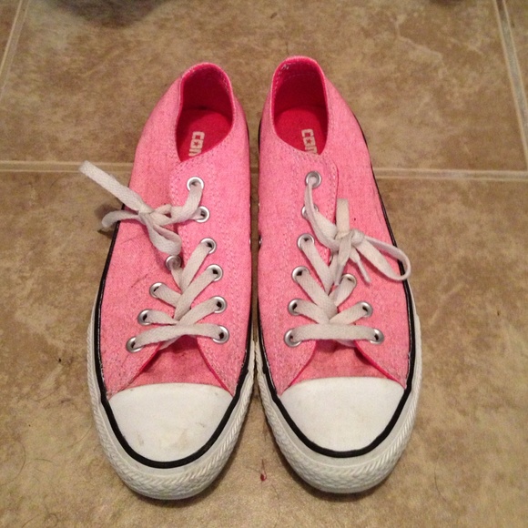 Pink converse