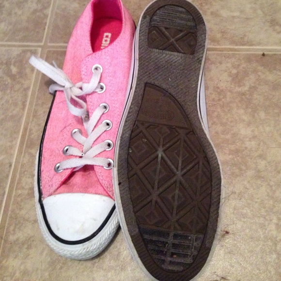 Pink converse - Picture 2 of 3