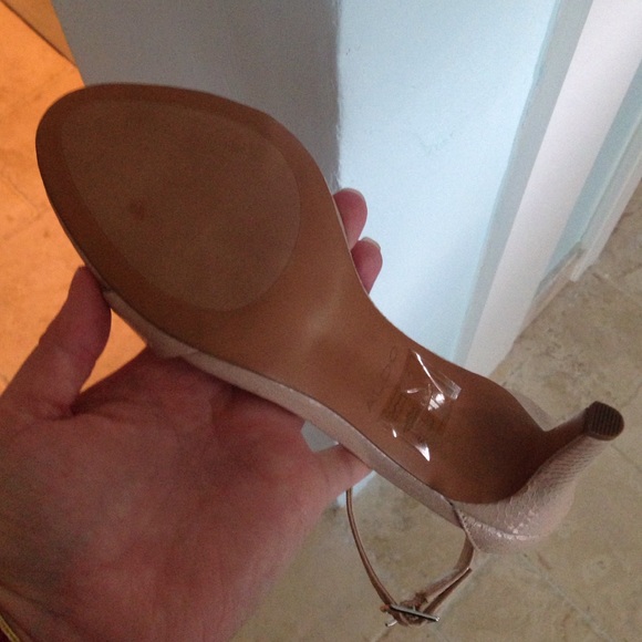 ONE DAY SALE! Aldo heels - Picture 2 of 2