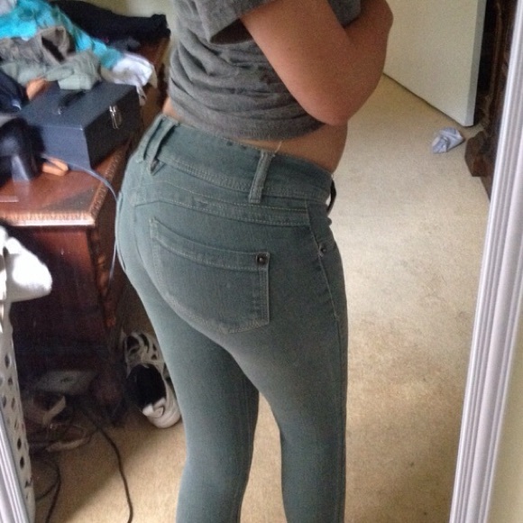 grey butt enhancer jeans😍